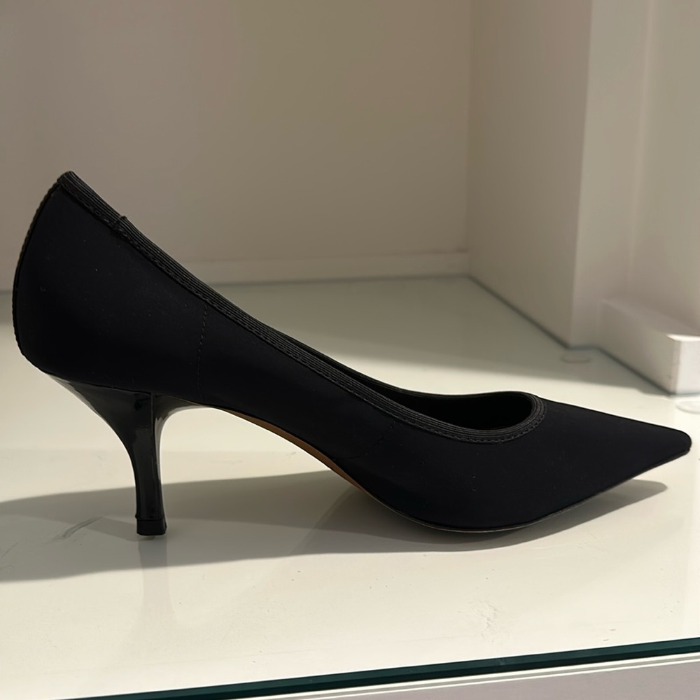 Donald J Pliner Rosa black